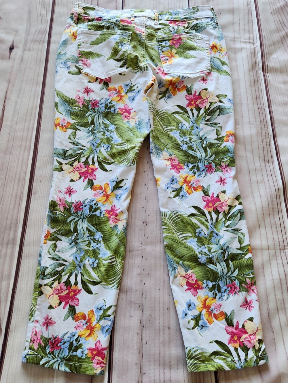 Tommy Bahama "Skinny Ankle" Tropical Floral Mid Rise Jean White, Women's Size 31 - Picture 7 of 12